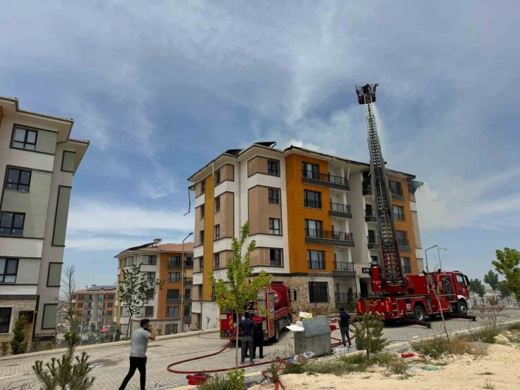 Şanlıurfa’da Korkutan Yangın Kontrol Altına Alındı