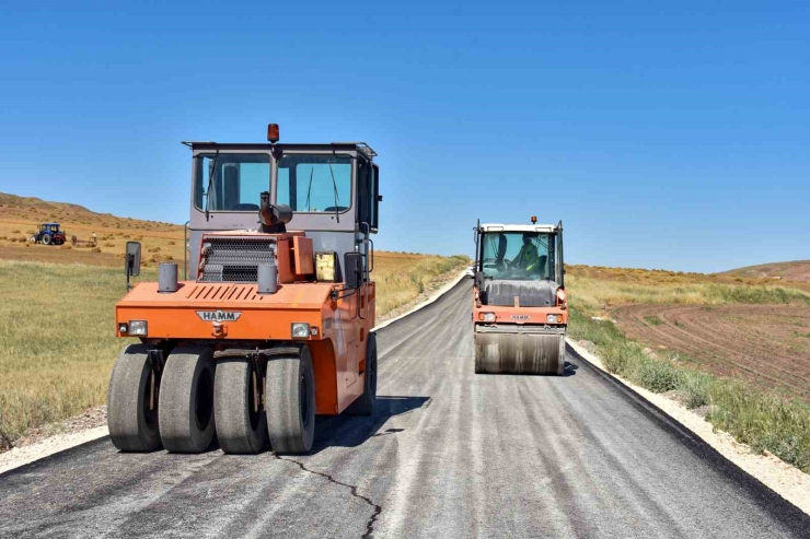 Diyarbakır’da 6 Mahallenin Grup Yolunda Asfalt Çalışması Başlatıldı