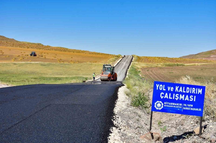 Diyarbakır’da 6 Mahallenin Grup Yolunda Asfalt Çalışması Başlatıldı
