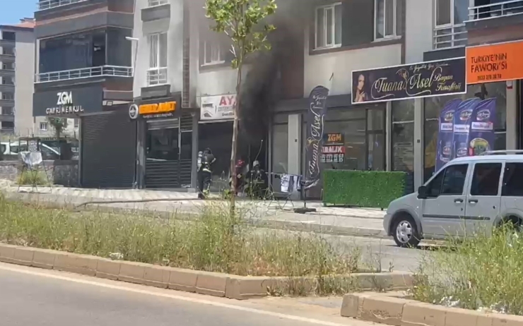 Marangoz Dükkanında Çıkan Yangın Korkuttu
