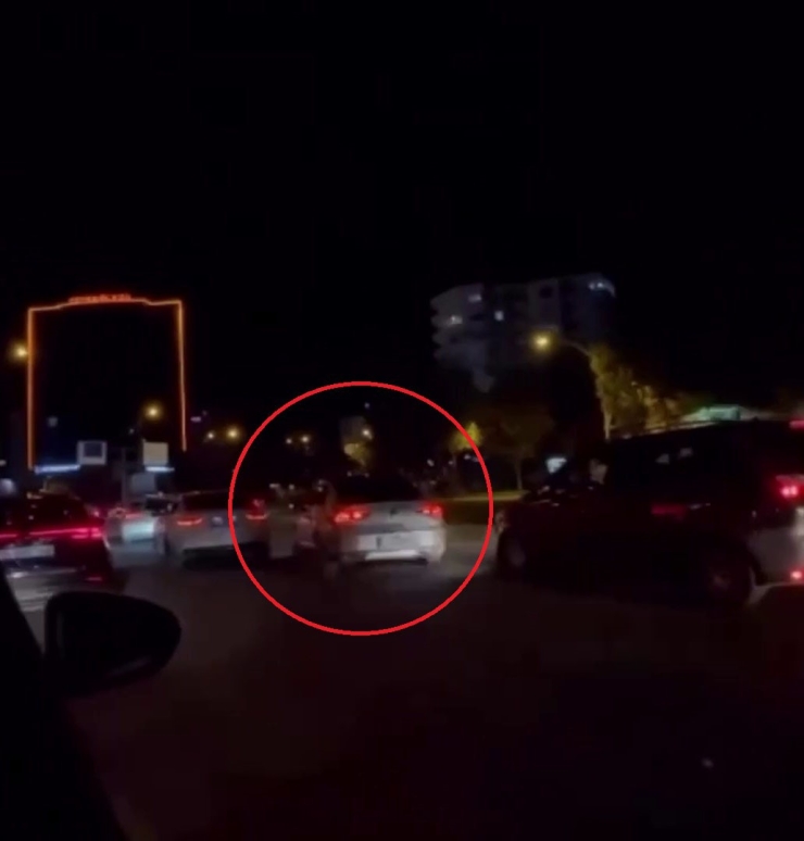 Trafikte Makas Atma Görüntülerini Sosyal Medyadan Paylaşan Sürücüye 14 Bin Tl Ceza