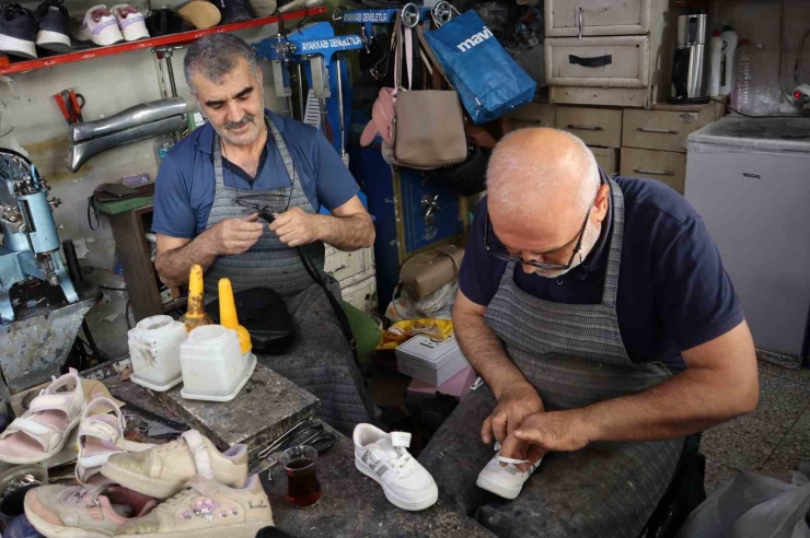 Ayakkabı Tamirciliği Mesleği Ölüyor
