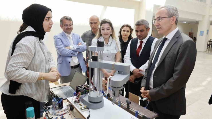 Gibtü’de 20’den Fazla Proje Görücüye Çıktı