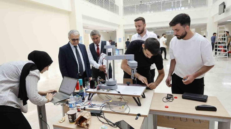 Gibtü’de 20’den Fazla Proje Görücüye Çıktı