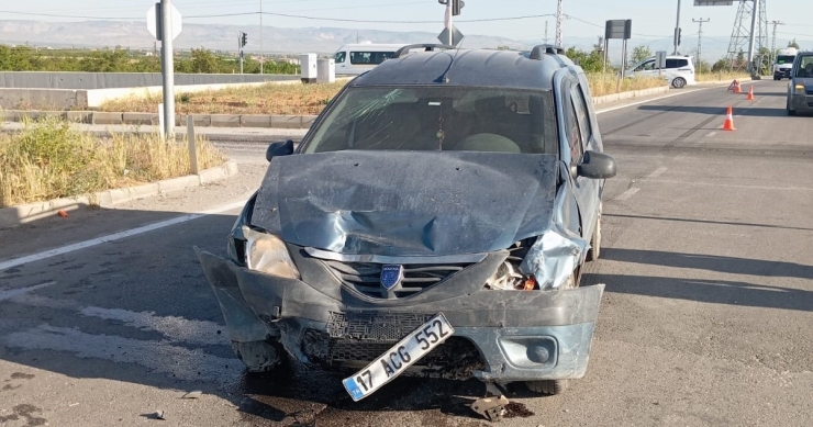 Malatya’da Işık İhlali Nedeniyle Meydana Gelen Kazada 3 Kişi Yaralandı