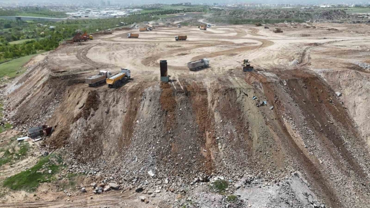Malatya’da Depremin İzleri Dağ Oldu