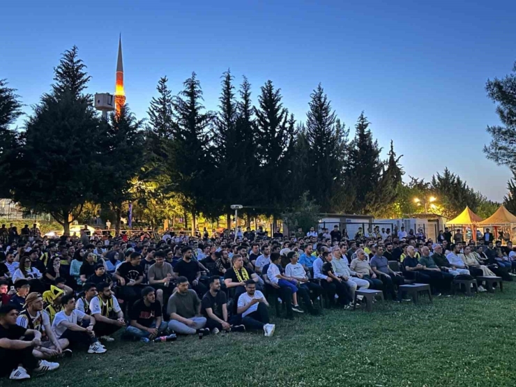 Milletvekili Bozgeyik Üniversiteli Gençlerle Buluştu