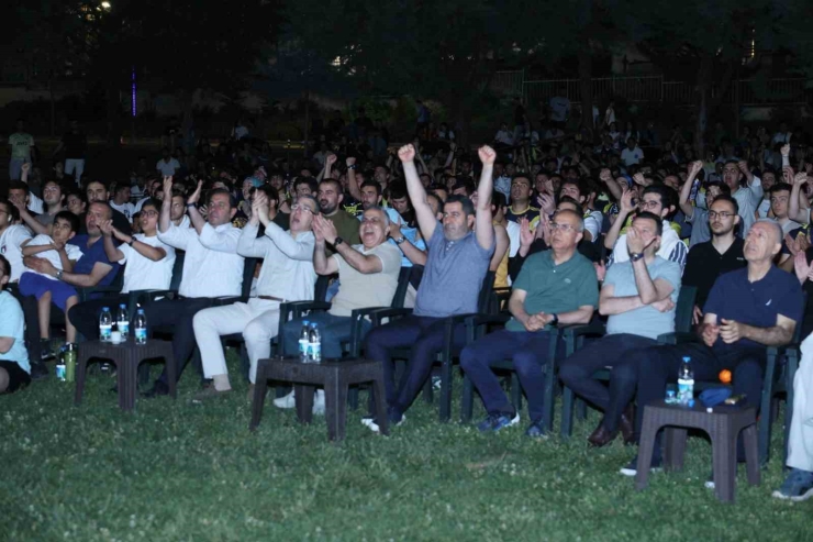Milletvekili Bozgeyik Üniversiteli Gençlerle Buluştu