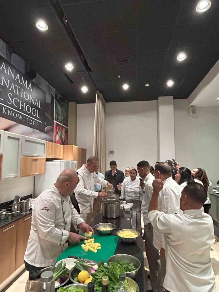 Panamalılar En Çok Yoğurtlu Patates, Bulgur Pilavı Ve Kuru Dolmayı Sevdi