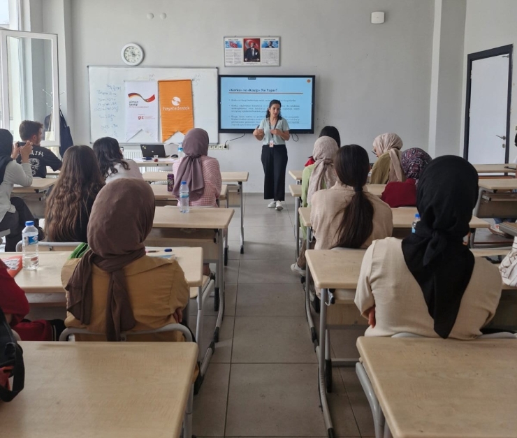 Yks Öğrencilerine Sınav Kaygısı Destek Eğitimi