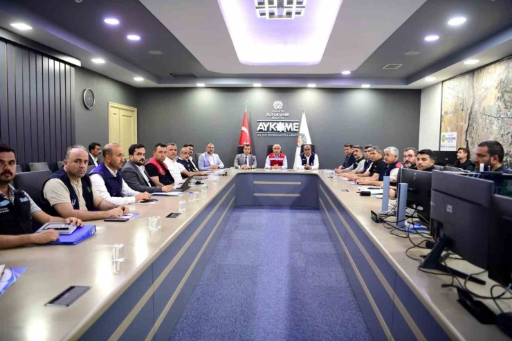 Başkan Er: "büyükşehir Belediyesi Olarak Yağmurun İlk Anından İtibaren Tüm Ekiplerimizle Sahadaydık"