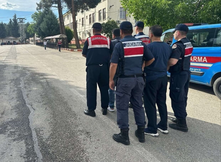 Gaziantep’te Silah Kaçakçılığı Operasyonu: 2 Tutuklama