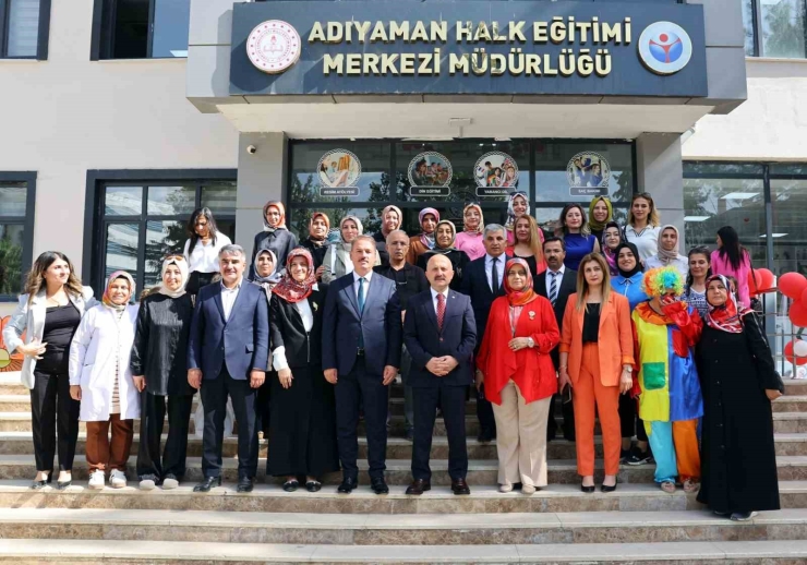 El Emeği Göz Nuru Eserler Sergilendi