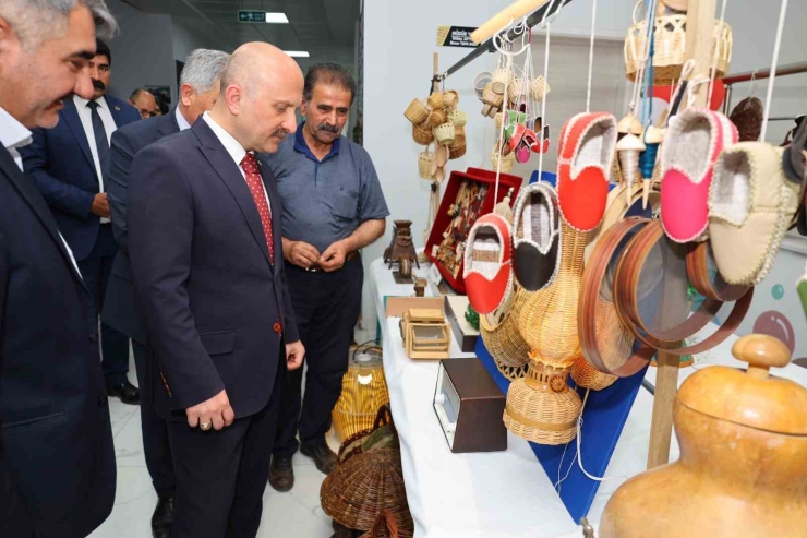 El Emeği Göz Nuru Eserler Sergilendi