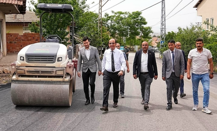 Yeşilyurt’ta Ulaşım Altyapısı Güçleniyor, Asfalt Çalışmaları Sürüyor
