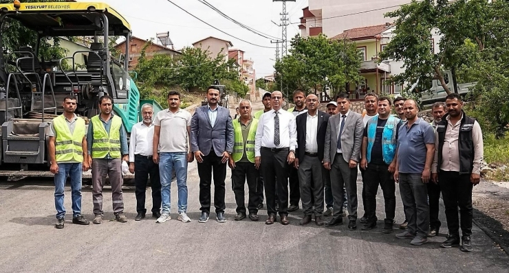 Yeşilyurt’ta Ulaşım Altyapısı Güçleniyor, Asfalt Çalışmaları Sürüyor