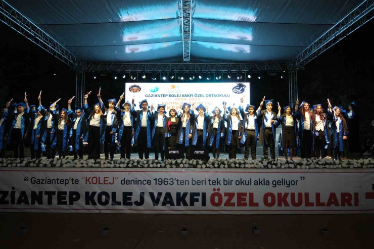 Gkv Ortaokul Mezunlarını Uğurladı