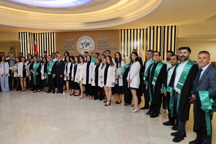Tıp Fakültesi Beyaz Önlük Giyme Töreni Gerçekleştirildi