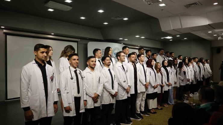 Tıp Fakültesi Beyaz Önlük Giyme Töreni Gerçekleştirildi