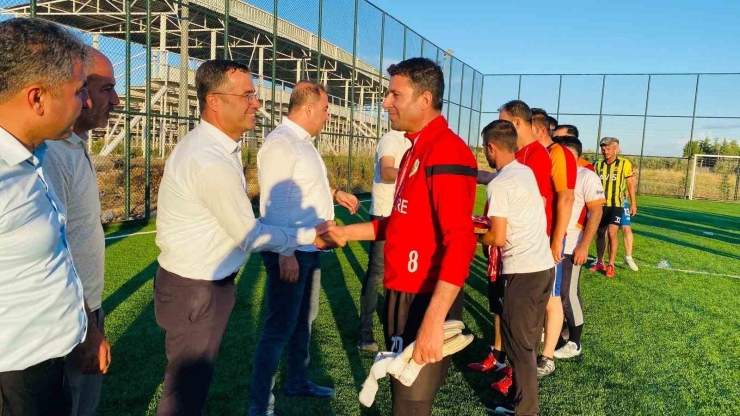 Samsat’ta Kurumlar Arası Futbol Turnuvası Düzenlendi