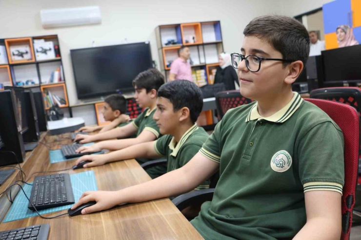 Diyarbakır’daki Öğrenciler Bursluluk Sınavında Büyük Başarı Elde Etti
