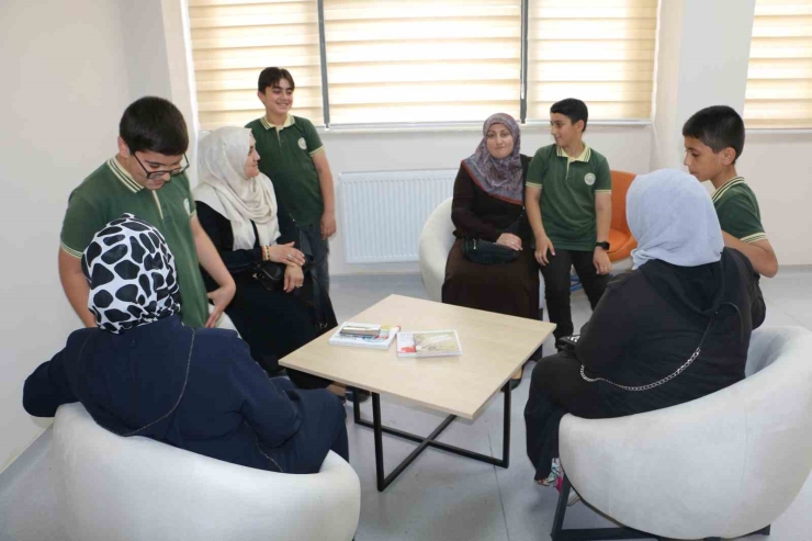Diyarbakır’daki Öğrenciler Bursluluk Sınavında Büyük Başarı Elde Etti