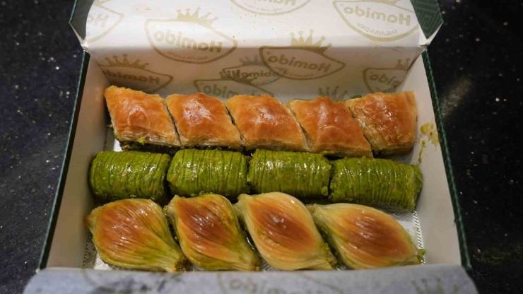 Gaziantep’te Baklavacıların Bayram Mesaisi Başladı