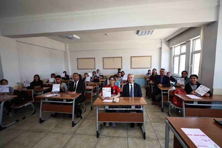 Şahinbey Belediyesi’nden Öğrencilere Deneme Seti Desteği