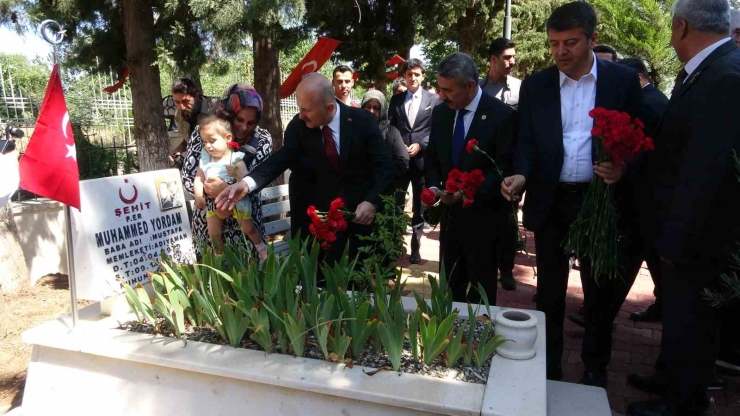Kent Protokolü Şehitlik Ziyaretinde Bulundu