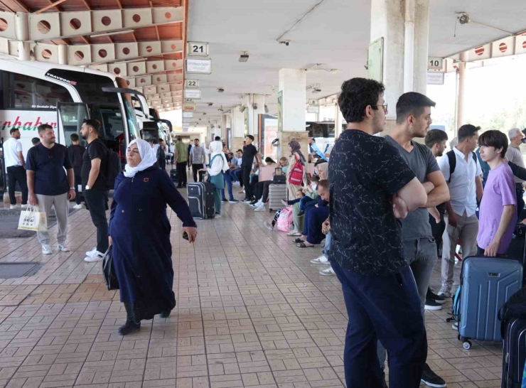 Gaziantep Otogarında Kurban Bayramı Yoğunluğu