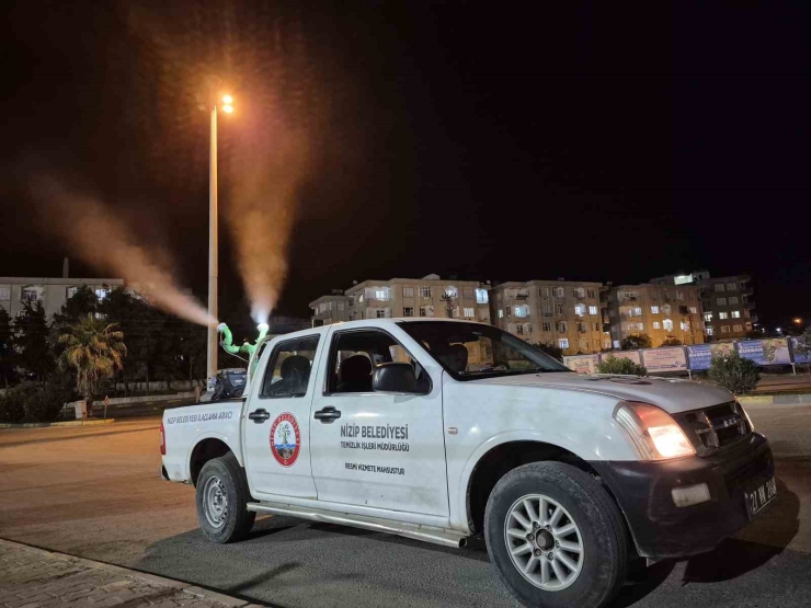 Nizip Belediyesi, Sinek, Sivrisinek Ve Haşere Sorununa Karşı İlaçlama Yaptı
