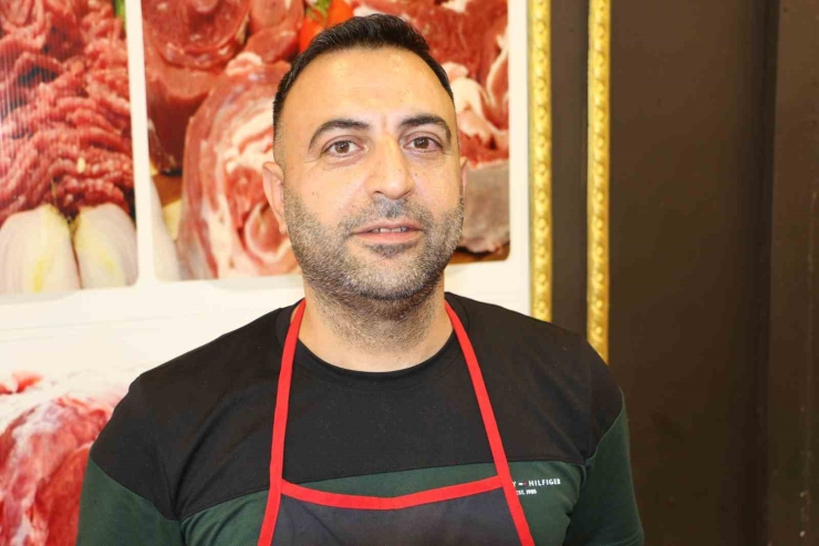 Diyarbakırlı Kasaptan "kasaplık Belgesi Olmayan Bıçağı Alıp Çıkmasın" Uyarısı