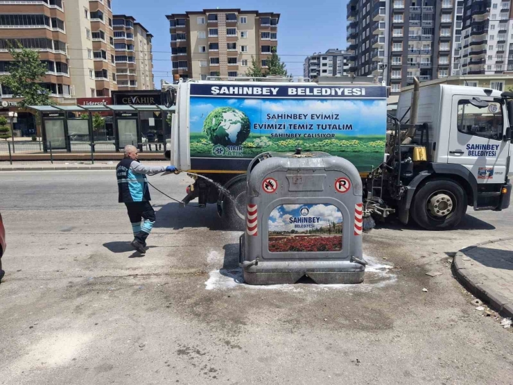 Şahinbey Belediyesi Temizlik İşleri Ekipleri Bayram Boyunca Görev Başındaydı