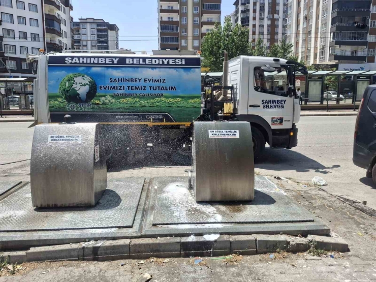 Şahinbey Belediyesi Temizlik İşleri Ekipleri Bayram Boyunca Görev Başındaydı