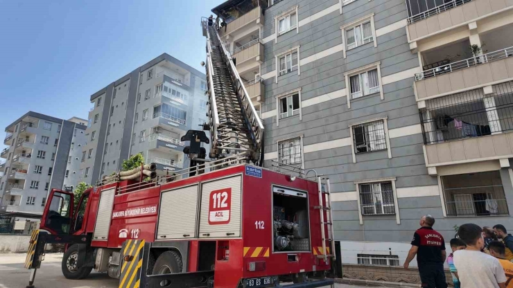 Siverek’te Aparman Yangını Korkuttu
