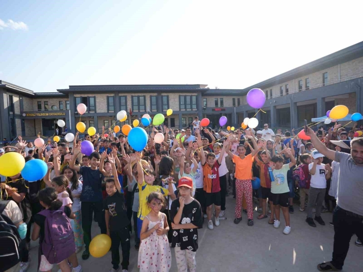 Başkan Yılmaz’a Kuzeyşehir’de Sevgi Seli