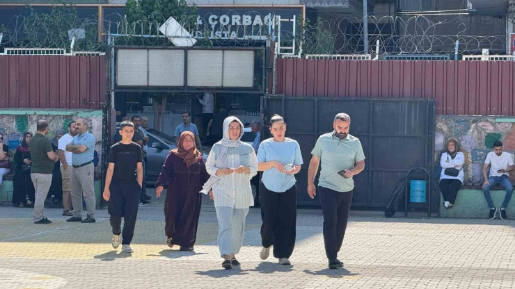 Diyarbakır’da Kimliğini Ve Giriş Belgesini Unutan Öğrenciler Son Anlarda Yetişti