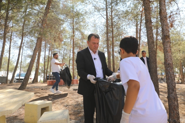 Kaymakam Ve Başkandan Çevre Temizliği