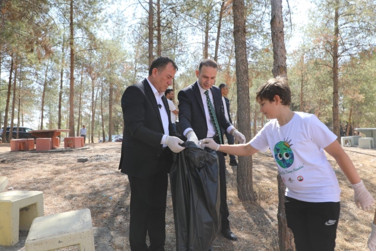 Kaymakam Ve Başkandan Çevre Temizliği
