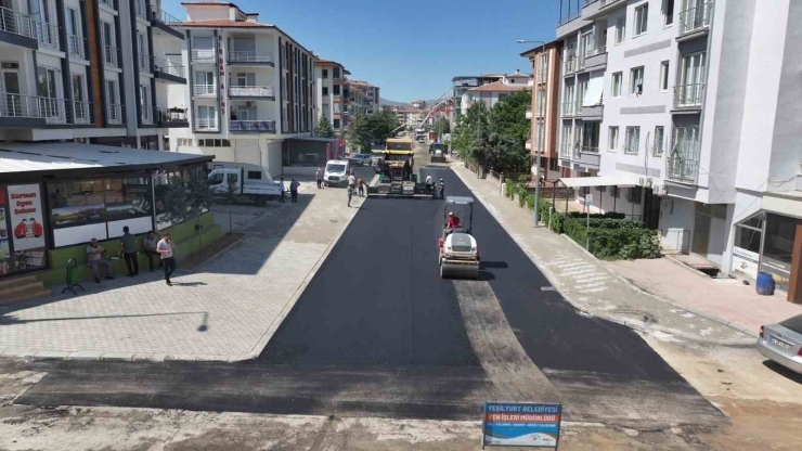 Yeşilyurt’ta Yollar Baştan Aşağı Yenileniyor