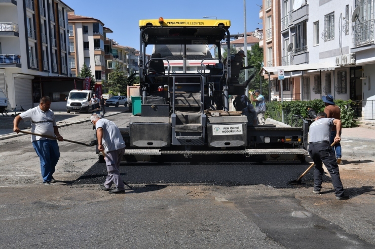 Yeşilyurt’ta Yollar Baştan Aşağı Yenileniyor