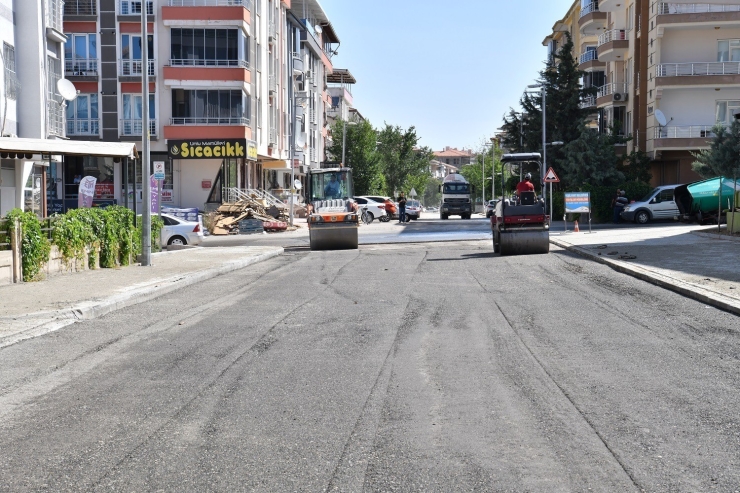 Yeşilyurt’ta Yollar Baştan Aşağı Yenileniyor