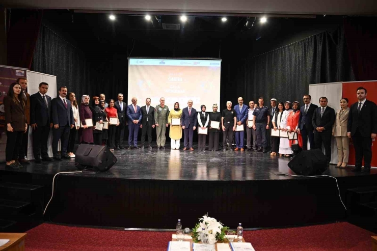 Vali Yavuz: "her Çocuğun Elinden Tutmak, Geleceğe Umut Olmaktır"