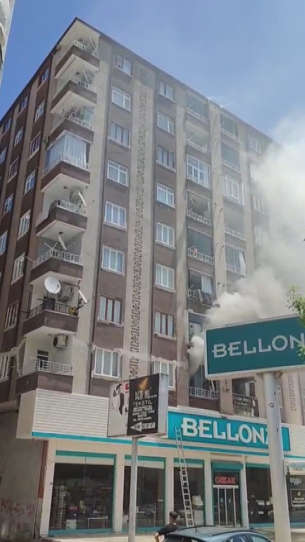 Diyarbakır’da Korkutan Yangın