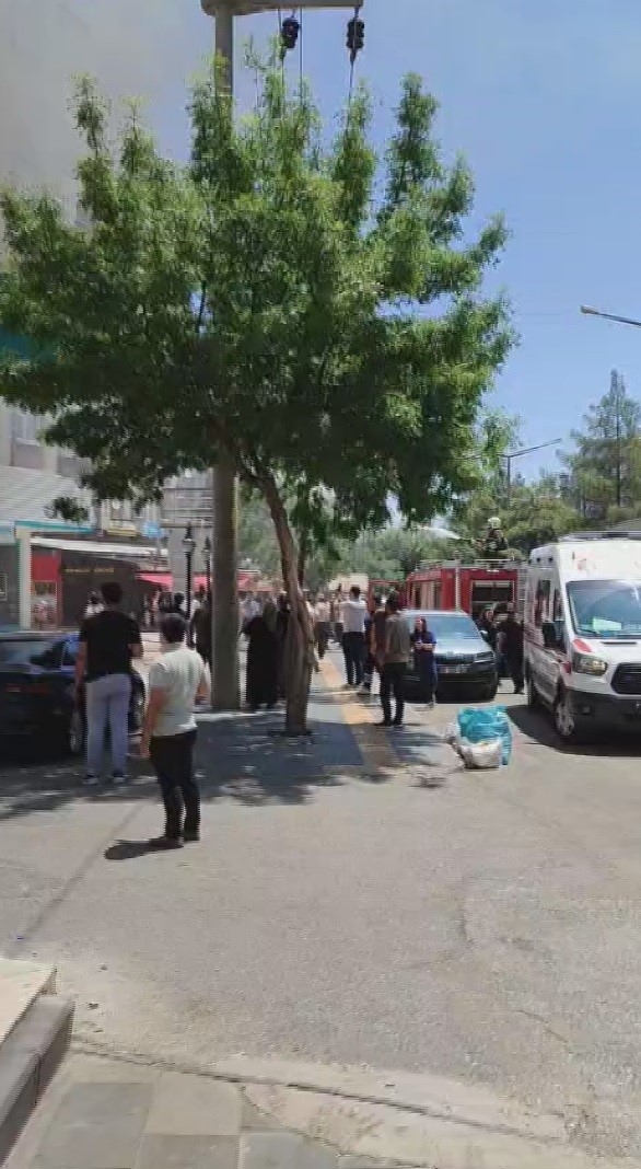 Diyarbakır’da Korkutan Yangın