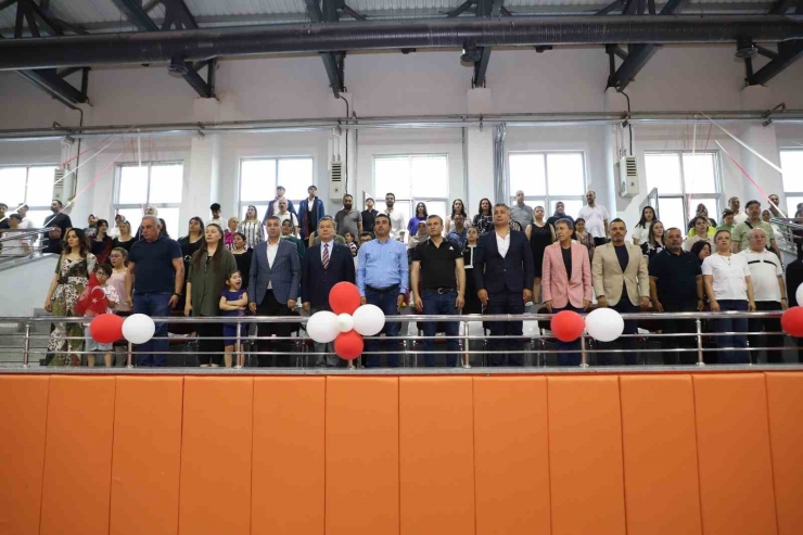Adil Sani Konukoğlu Spor Lisesi’nde Mezuniyet Heyecanı