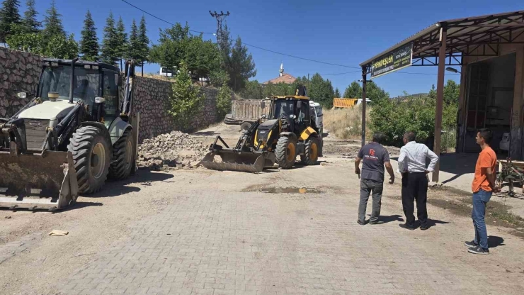 Başkan Coşkun, Yeni Sanayi Sitesindeki Tadilat Çalışmalarını Yerinde İnceledi