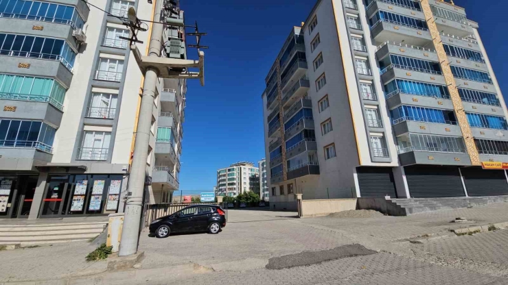Diyarbakır’da Aranan Kayıp Çocuk, Yangın Merdiveni Boşluğunda Ölü Bulundu
