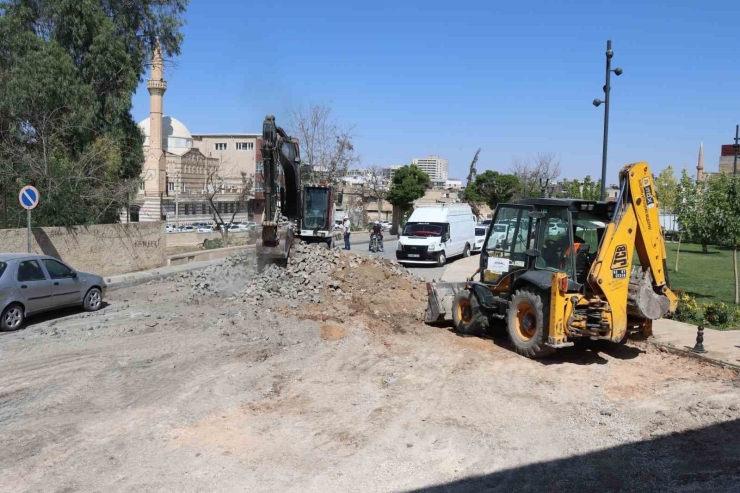 İki Tarihi Mekan Arasındaki Yol Yenileniyor