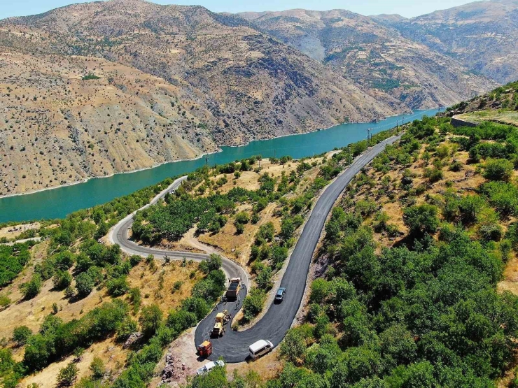 Büyükşehir’den Yoğun Altyapı Ve Yol Mesaisi
